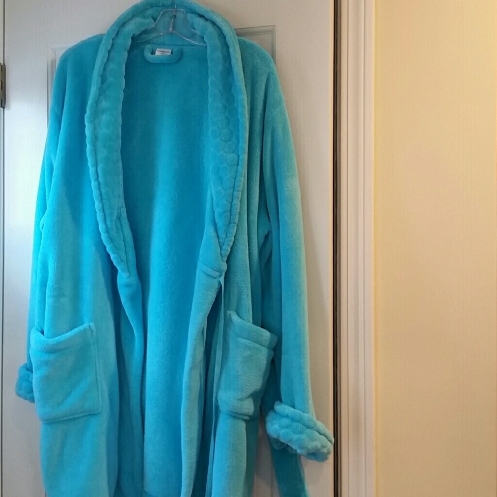 Blue fleecy bathrobe